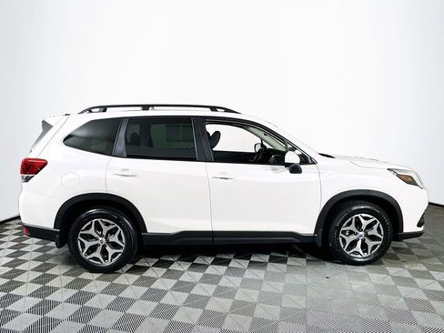 Used 2022 Subaru Forester Premium image 8