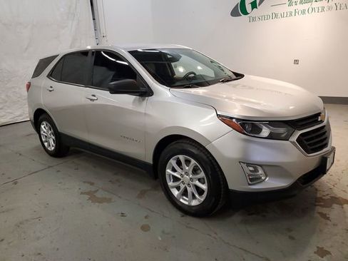 Used 2020 Chevrolet Equinox LS w/ LS Convenience Package image 8