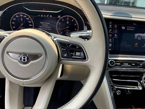 Used 2021 Bentley Flying Spur V8 AWD/4WD image 12