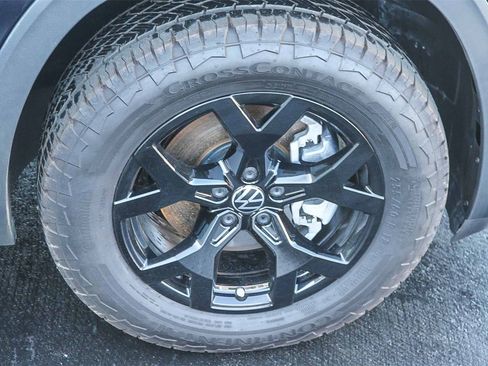 Used 2025 Volkswagen Atlas Peak Edition SE image 11