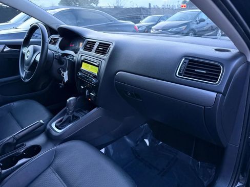 Used 2013 Volkswagen Jetta TDI image 19