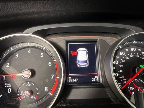 Used 2021 Volkswagen GTI SE FWD image 18