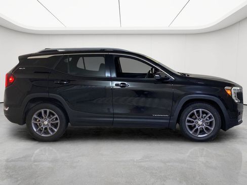 Used 2023 GMC Terrain SLT w/ LPO, Floor Liner Package FWD image 18