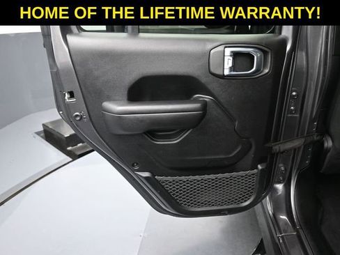 Used 2021 Jeep Gladiator Willys image 41