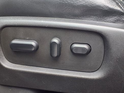 Used 2014 Ford Explorer XLT w/ Equipment Group 202A image 24