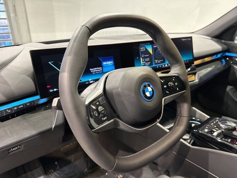 Used 2025 BMW i5 xDrive40 w/ Premium Package image 20