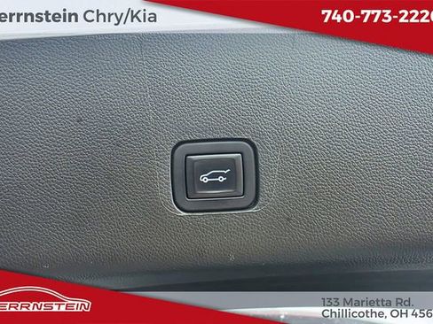 Used 2024 Chevrolet Traverse High Country image 34