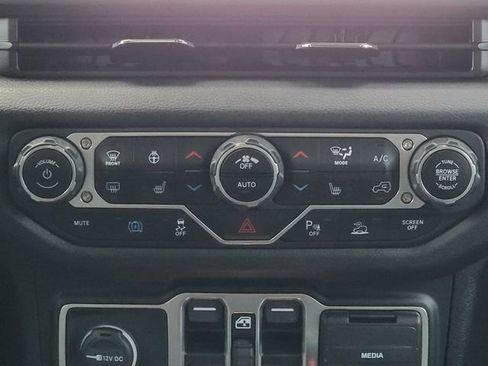 Certified 2024 Jeep Wrangler Willys 4xe image 29