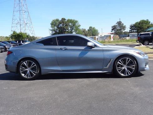 Used 2019 INFINITI Q60 3.0t Luxe w/ Essential Package RWD image 4