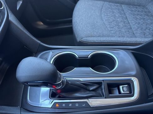 Used 2024 Chevrolet Equinox LT image 17