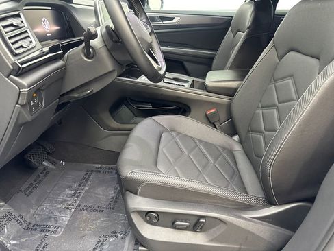 Used 2024 Volkswagen Atlas Cross Sport SE image 27