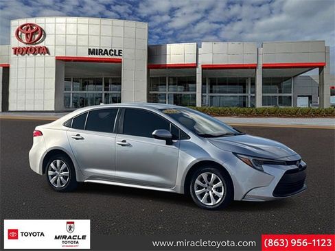 Used 2024 Toyota Corolla LE image 1