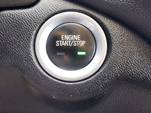 Used 2020 Chevrolet Equinox LT FWD image 17