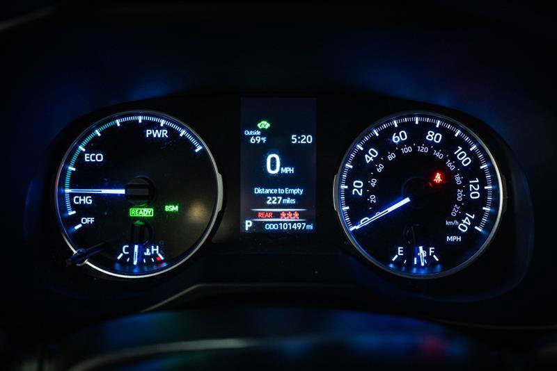 Used 2020 Toyota RAV4 LE AWD/4WD image 16