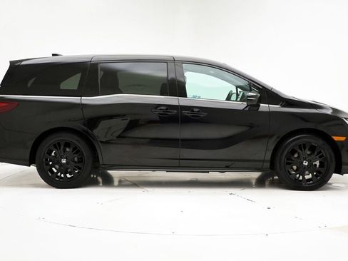 Used 2025 Honda Odyssey Sport-L image 3