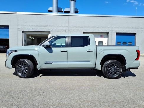 Used 2025 Toyota Tundra Platinum AWD/4WD image 2