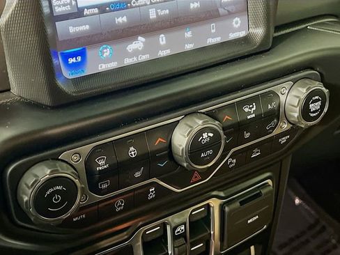 Used 2022 Jeep Wrangler Unlimited Rubicon w/ Steel Bumper Group image 15