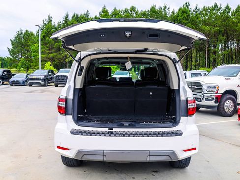 Used 2021 Nissan Armada Platinum RWD image 9
