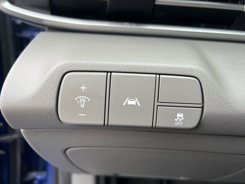 Used 2023 Hyundai Elantra SEL image 36