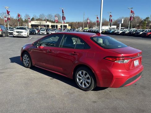 Used 2021 Toyota Corolla LE image 15