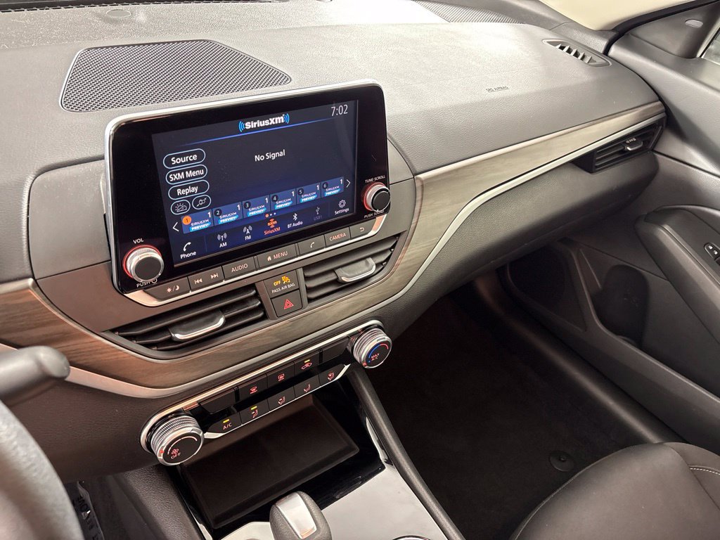 Used 2024 Nissan Altima 2.5 SV FWD image 30