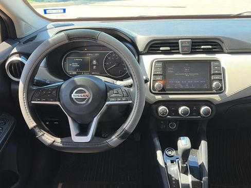 Used 2021 Nissan Versa SV image 13