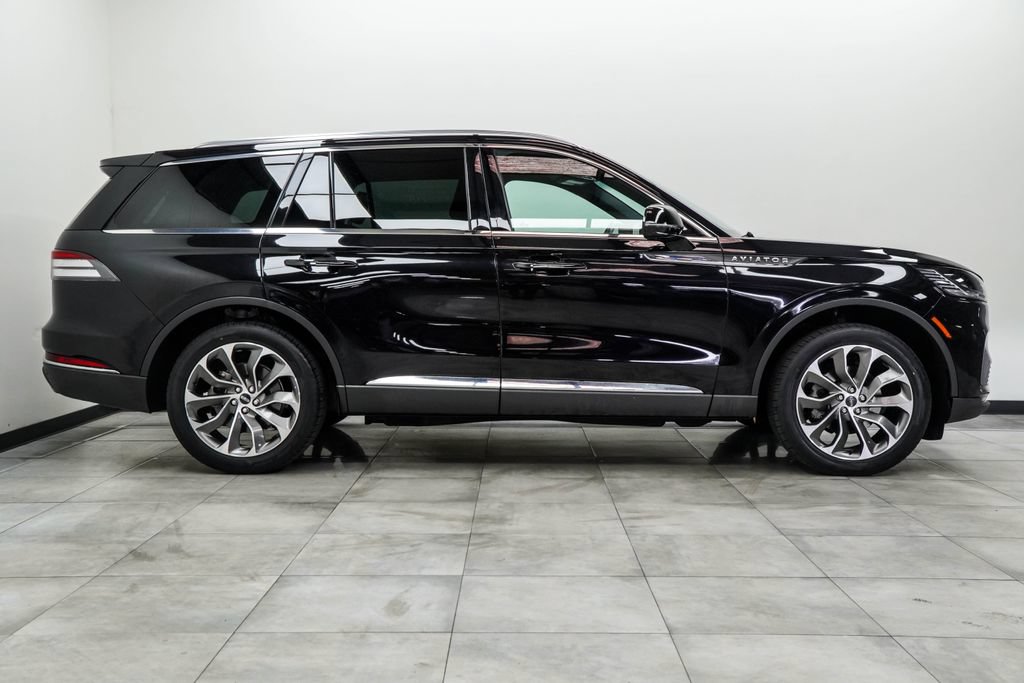 Used 2025 Lincoln Aviator Reserve w/ Illumination Package AWD/4WD image 7