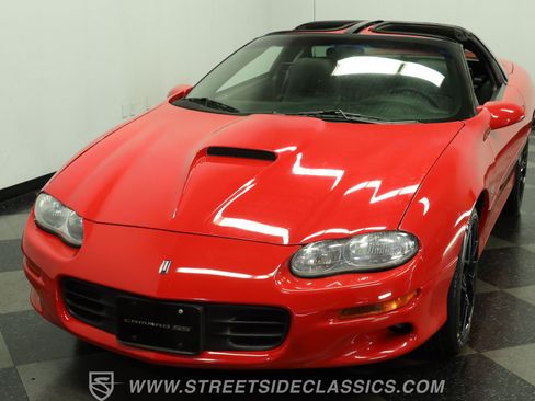 Used 2002 Chevrolet Camaro Z28 w/ SS Performance/Appearance Pkg RWD image 17