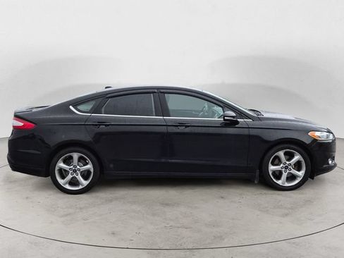 Used 2016 Ford Fusion SE FWD image 4