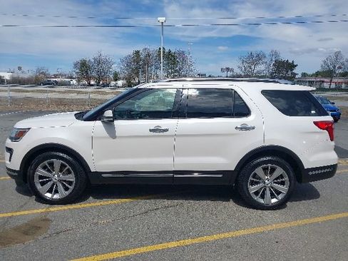 Certified 2018 Ford Explorer Limited w/ Ford Safe & Smart Package FWD image 5