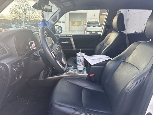 Used 2022 Toyota 4Runner SR5 image 6