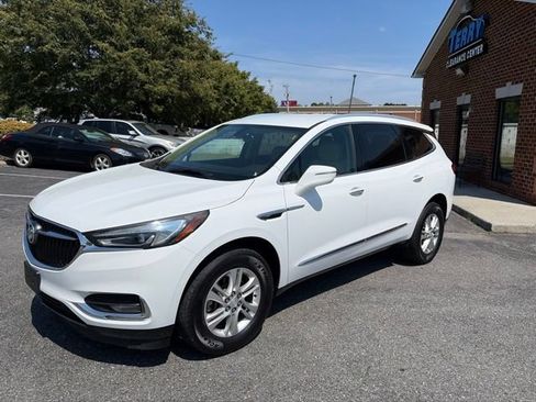 Used 2018 Buick Enclave Essence AWD/4WD image 2