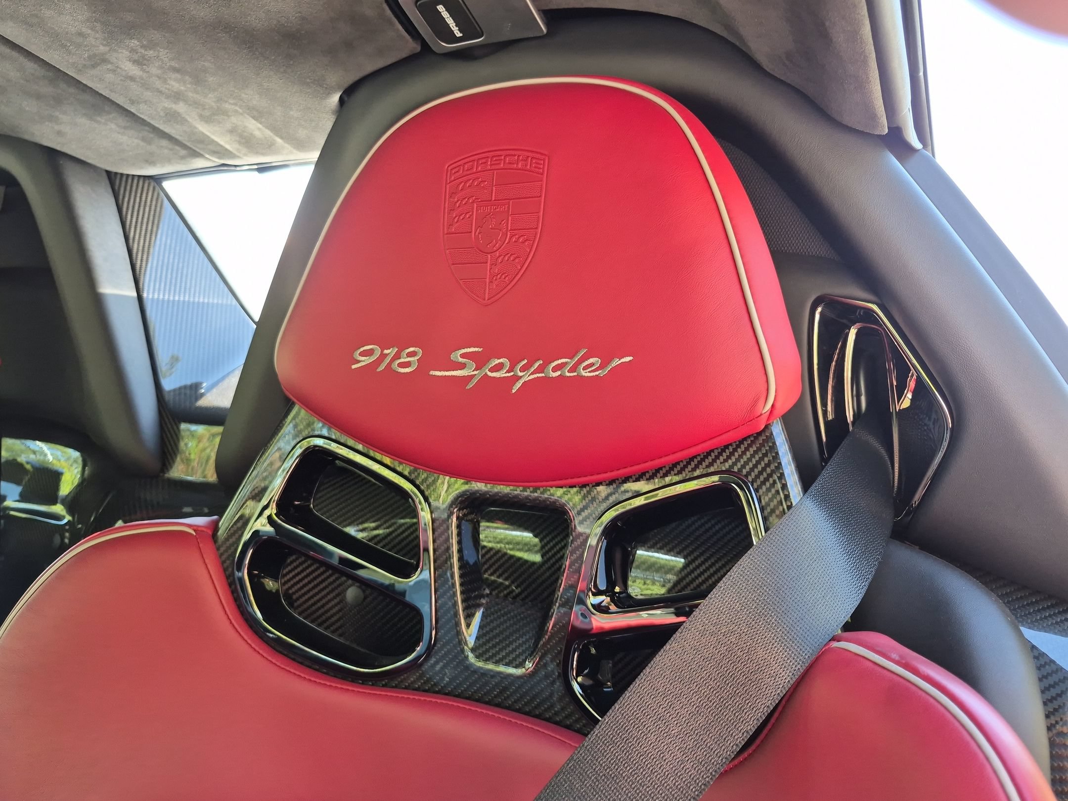 Used 2015 Porsche 918 Spyder AWD/4WD image 6