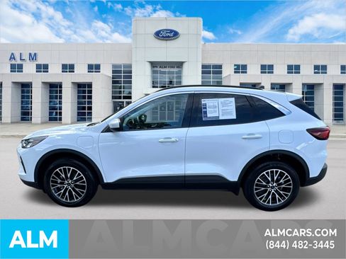 Used 2023 Ford Escape SE image 10