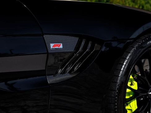 Used 2023 Aston Martin V8 Vantage Coupe image 28