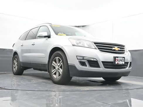 Used 2017 Chevrolet Traverse LT AWD/4WD image 24