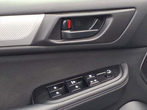 Used 2019 Subaru Outback 2.5i image 4