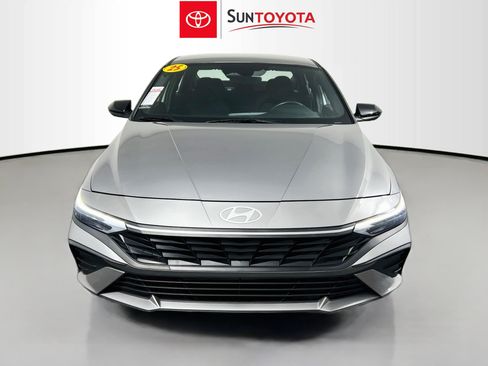 Used 2025 Hyundai Elantra Sport FWD image 10