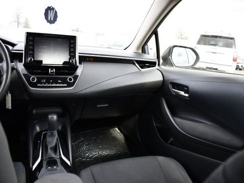 Used 2020 Toyota Corolla LE image 19