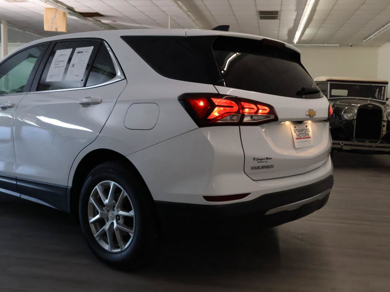 Used 2024 Chevrolet Equinox LT FWD image 46