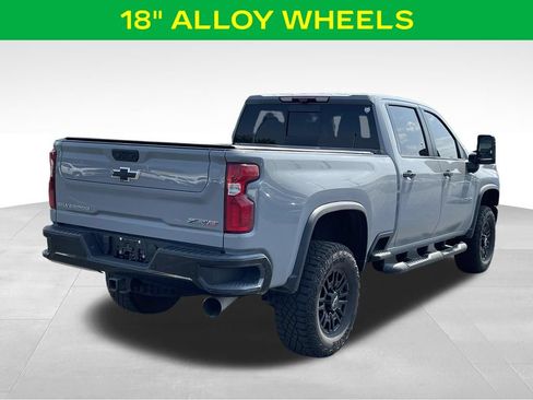 Used 2024 Chevrolet Silverado 2500 ZR2 w/ Technology Package AWD/4WD image 9