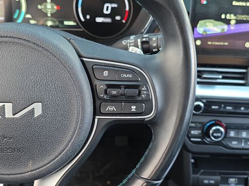 Used 2022 Kia Niro EX Premium image 17