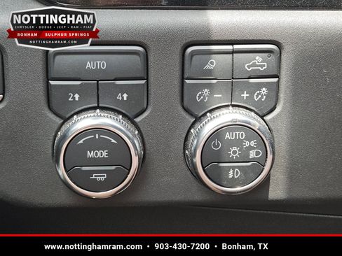 Used 2025 GMC Sierra 1500 SLT AWD/4WD image 18
