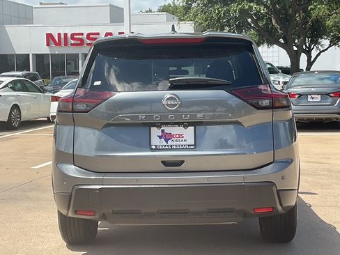 Used 2025 Nissan Rogue SV FWD image 5