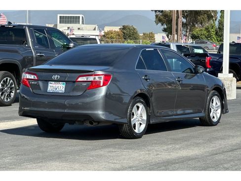 Used 2014 Toyota Camry SE image 4