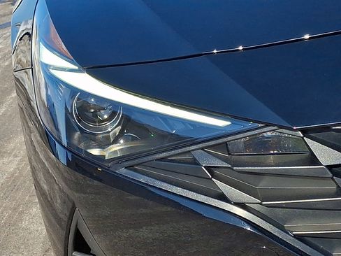 Certified 2023 Hyundai Elantra SEL image 9