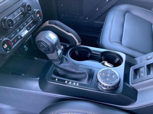 New 2025 Ford Bronco Badlands image 7