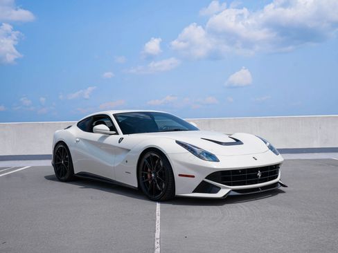 Used 2015 Ferrari F12 Berlinetta RWD image 3