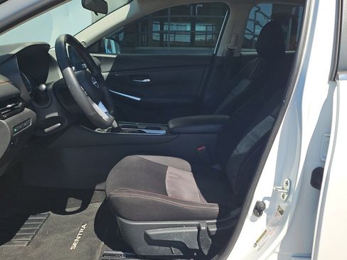 Used 2024 Nissan Sentra SR FWD image 12