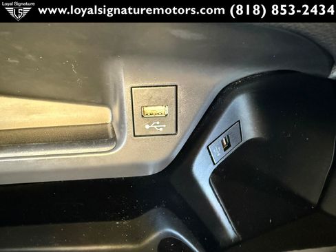 Used 2020 Toyota C-HR XLE FWD image 25